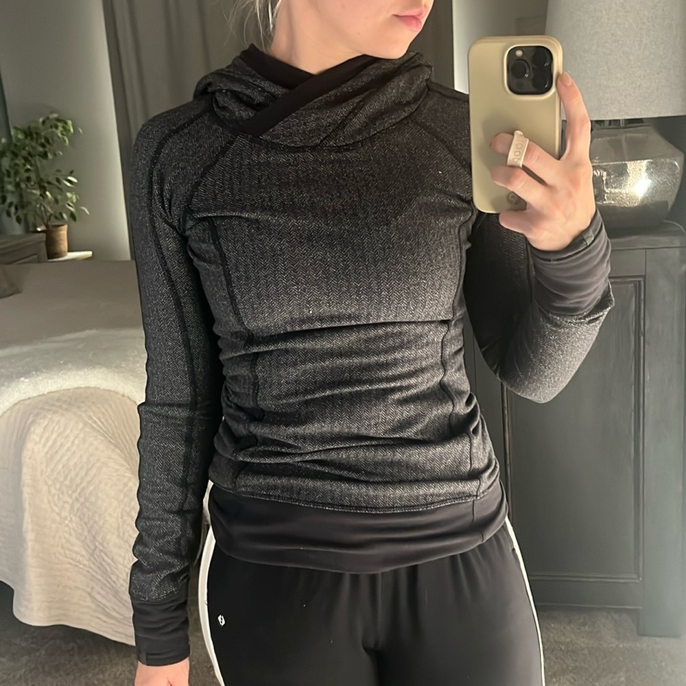 Lululemon women’s pullover
